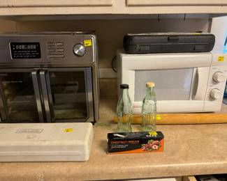 Air fryer and microwave 