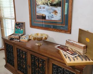 Cool storage cabinet