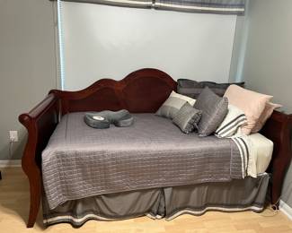 Beautiful solid wood day bed 