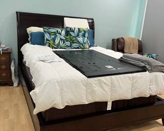 Solid wood Queen sleigh bed 