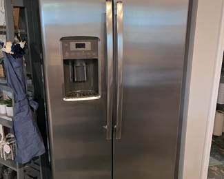 GE Stainless side by side refrigerator 