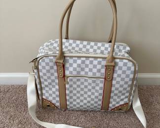 Small dog soft carrier