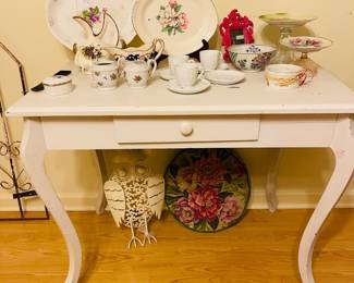 Sweet Vintage White Vanity