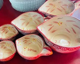 Old World Temptations Chicken Measuring Cups 