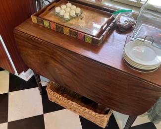 Nice drop leaf table