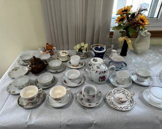 Tea Cups and Tea Pots