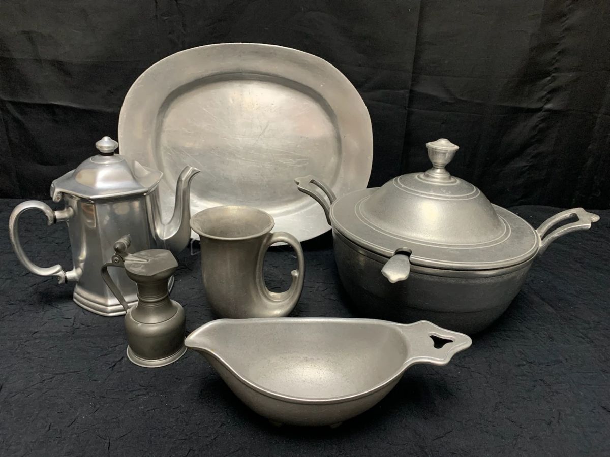 Décor and Keepsake Auction on starts on 4/27/2024