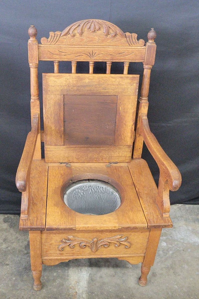 Décor and Keepsake Auction on starts on 4/27/2024