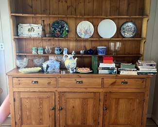 Large Pine Hutch