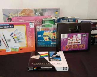 Assorted Oil Acrylic Paint Kits