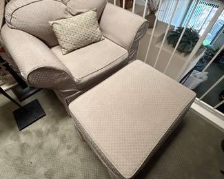 Large Comfy Reading Chair with Ottoman 