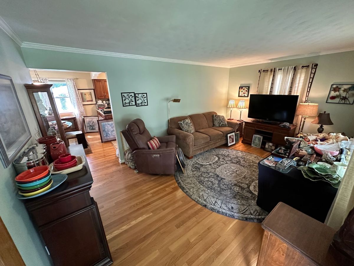 DoubleDay Finds in Louisville Tag Sale Presented... starts on 5/17/2024