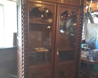 Fabulous Black Forest  bookcase, circulate 1800s, this is a beautiful piece!