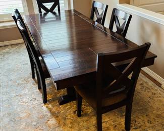 Gorgeous Dining Table and Chairs - Well Built Table with 6 Chairs