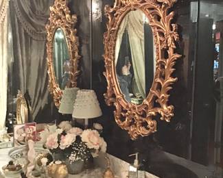Mirrors Everywhere !!!