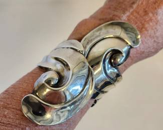 BIG Modernist style hinged cuff bracelet signed by Taxco, Mexico artist Alfredo Villasana. The artist worked for legendary silversmiths William Spratling and Hector Aguilar. An impressive statement piece.
