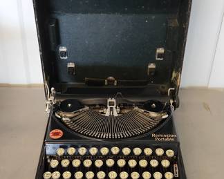 Antique 1920s Remington Portable Typewriter