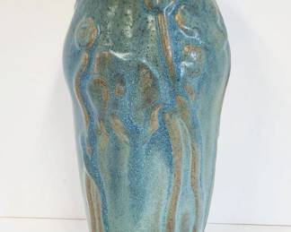 Wonderful example of early 20th century Van Briggle potttery, with the incised AA mark (for Artus and Anna Van Brggle) on the bottom. The piece appears to be dated with an incised date below the logo, perhaps 1906 or 1916. Excellent condition and color.