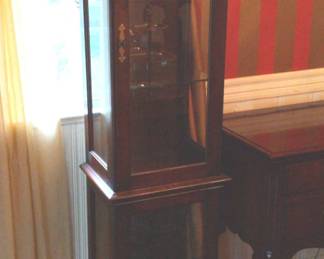 Curio Cabinet w Glass Shelves