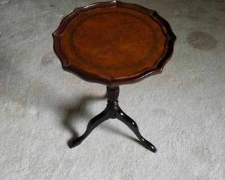 Round Top End TablePlant Stand