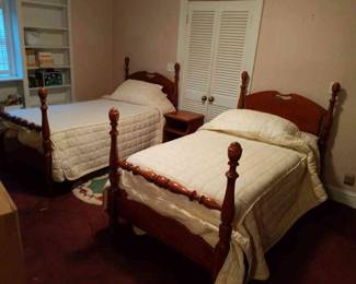 2 Twin Beds and Nightstand