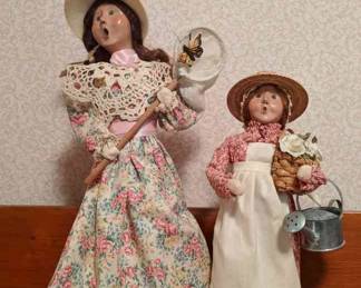 Vintage Byers Choice LTD Carolers