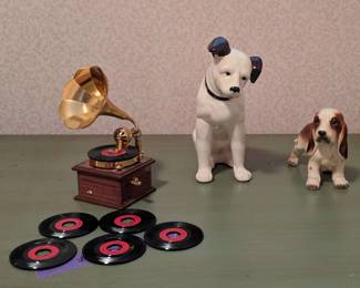 Vintage Nipper RCA Corp Bank Worlds Smallest Victorola Vtg Basset Hound