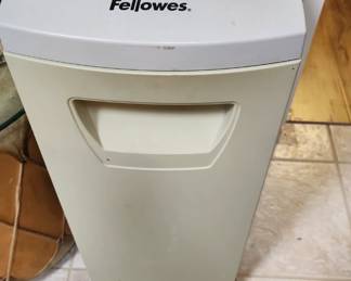 Fellowes Confetti Cut Shredder