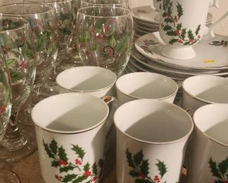 Christmas Holly Fine Porcelain Footed Coffee Mugs