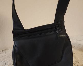 Travel Smith Authentic Gear Black leather Crossbody Bag