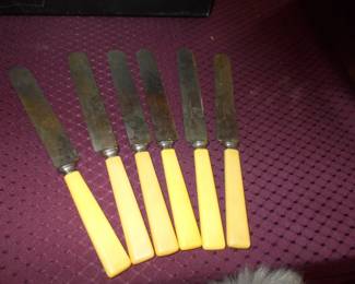 Set of 6 vintage  Bakelite handle butter knives