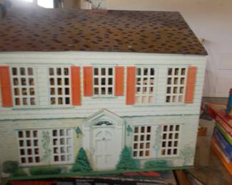 Vintage tin litho dollhouse and furnishings