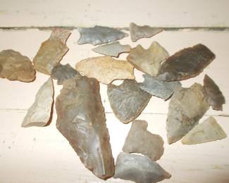 Arrowheads and pieces