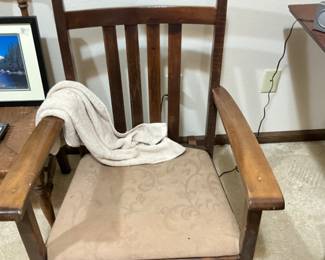 Vintage 100+ year old rocker - excellent condition!