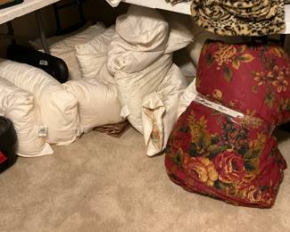 Bedroom - pillows & comforter