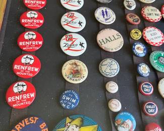 Large collection of vintage pinbacks/buttons, including many advertising, political, etc.