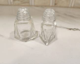 CRYSTAL SHAKERS