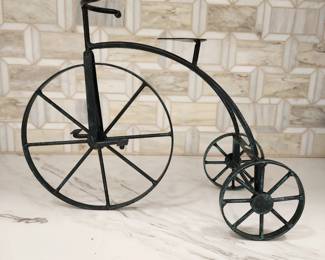 SCULPTURE IRON TRIKE