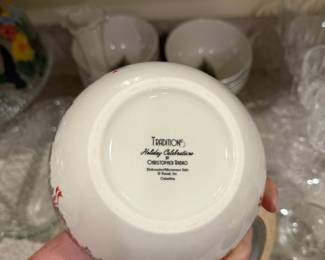 #69	Christopher Radko Traditions "Holiday Celebrations" Soup/Cereal bowls 8pcs	 $ 30.00 																							