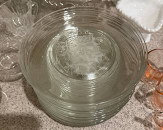 #67	Midcentury Federal Glass set of 16 8" Lunch Plates	 $ 26.00 																							