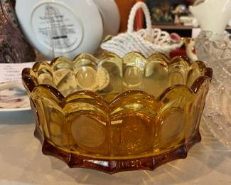 #108	Fostoria Wedding Bowl - Amber Glass 7.5"	 $ 12.00 																							