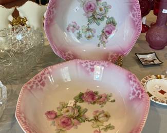 #109	9" Pink and White Rose Octogonal Bowls	 $ 16.00 																							