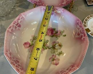 #109	9" Pink and White Rose Octogonal Bowls	 $ 16.00 																							