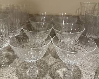 #71	Vintage Luncheon Tiffin Franciscan "Williamburg" Set of 8 - Iced tea, water, sherbert/champagne, luncheon plates.	 $ 120.00 																							