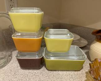#73	Pyrex Refridgerator Set of 5 w/Lids - 2 yellow 1.5 cup, burnt orange 1.5, brown 1.5 cup, avo green, 1.5 pt.	 $ 50.00 																							