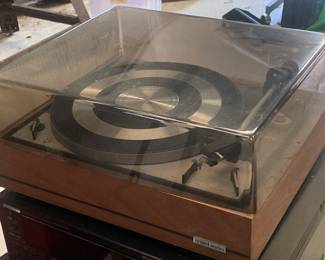 High end turntable
