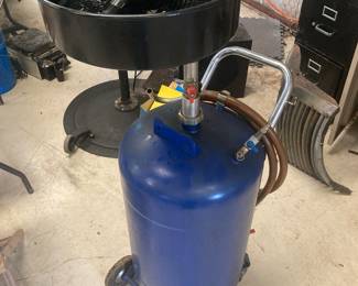 Great for oil changes and in great condition too