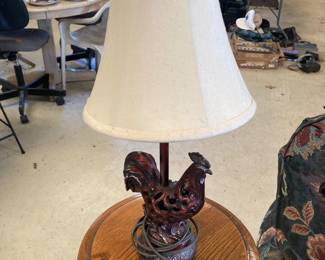 Here is a cute rooster lamp