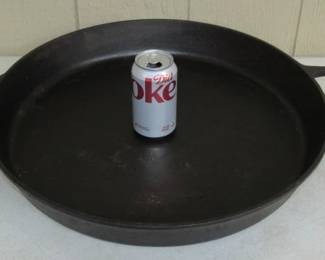 Lodge 20" Cast Iron Hotel Skillet