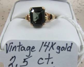 Vintage 14K Gold 2.5 ct. Tourmaline Ring